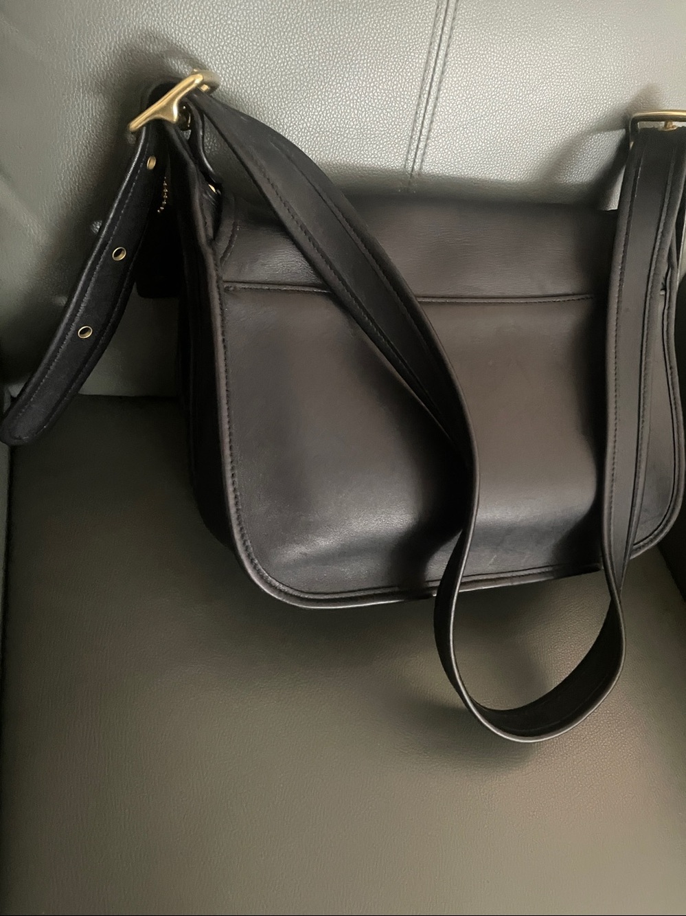 vintage black leather Coach Patricia Legacy bag with a classic flap closure and - Picture 2 of 13